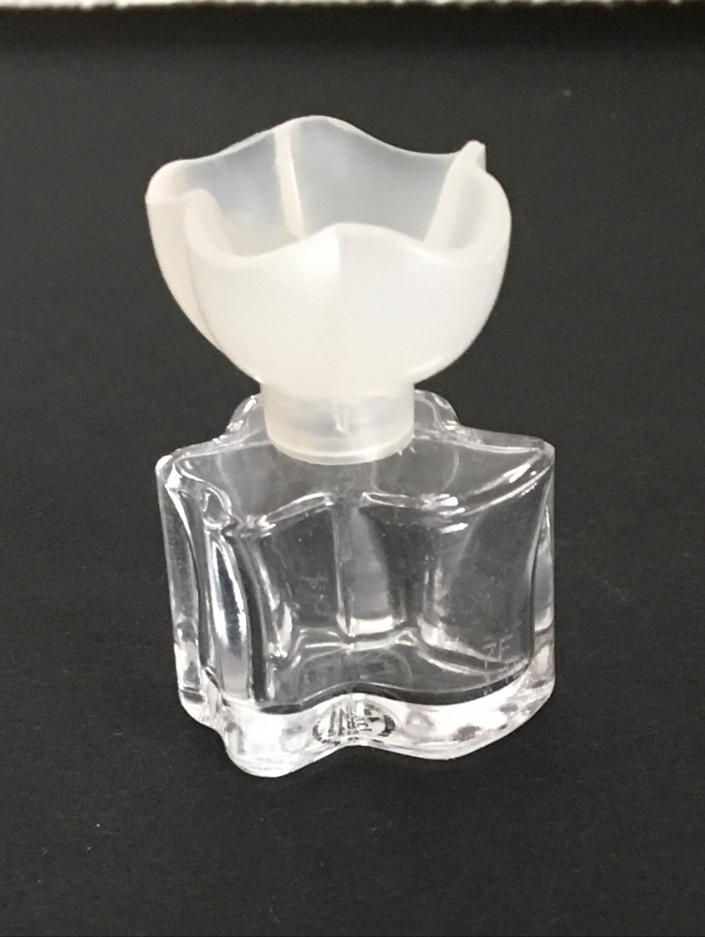 Set of Three Mini Vintage Scent & Dab Bottles, Oscar de la Renta, Nina Ricci